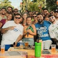 Grupo Menos É Mais, Simone Mendes